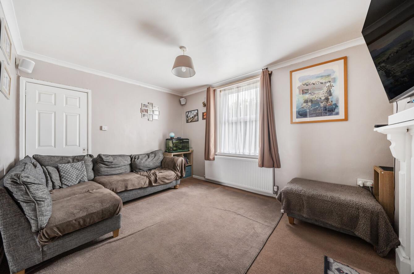 Neath Road, Ystradgynlais, Swansea, SA9 1PR